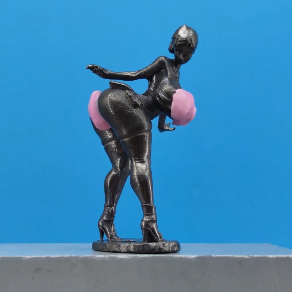 Vintage Collectible Cars - Statuetta Femminile Vintage in Ottone Ossidato,