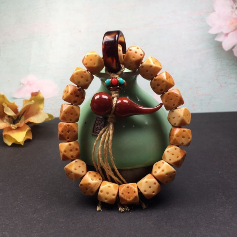 Bracciale con Autografo in Oss - Vintage Collectibles And More recensione e prezzo